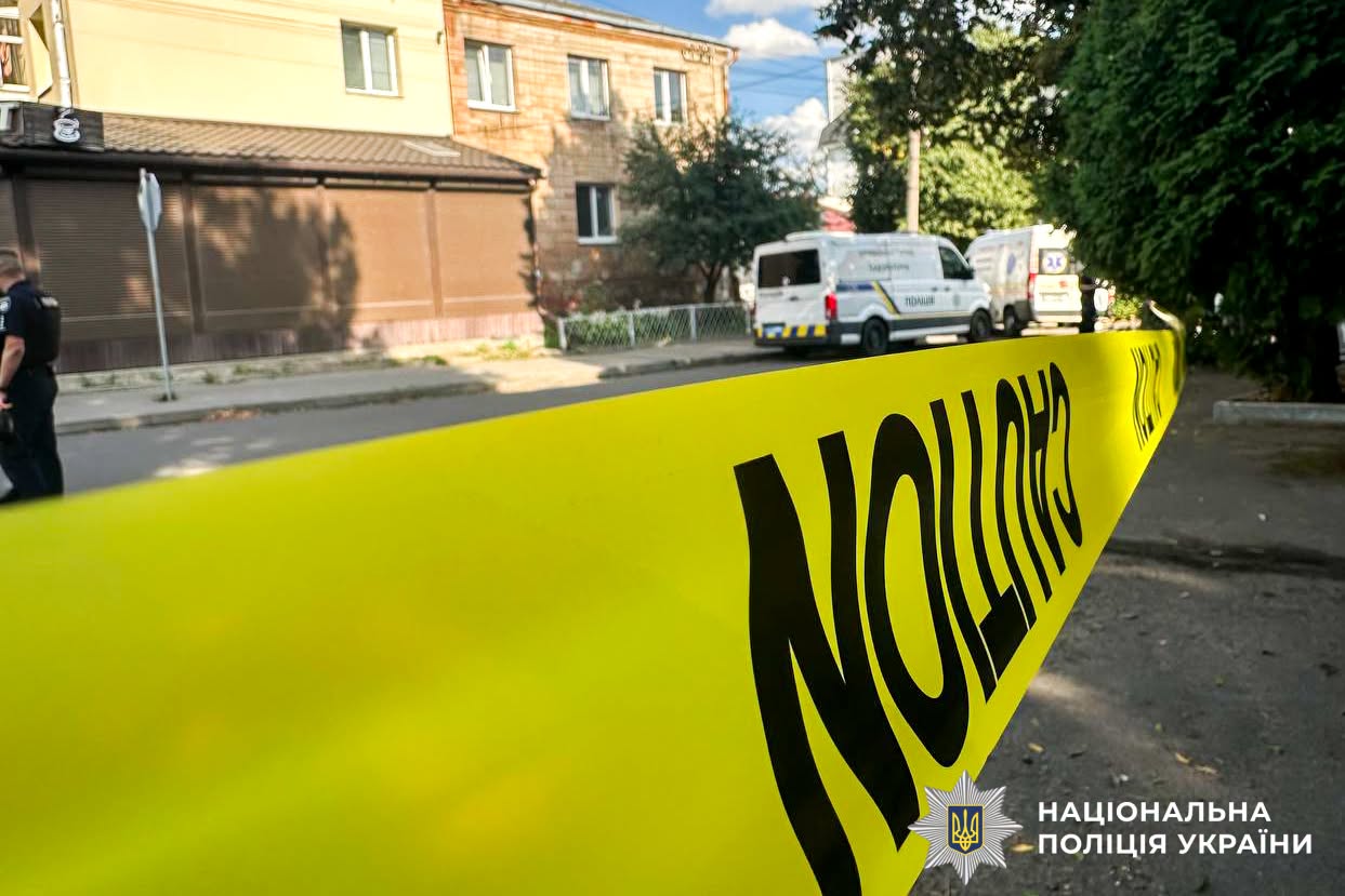 Вибух у відділенні поліції в Рівному: один загинув, двоє поранені