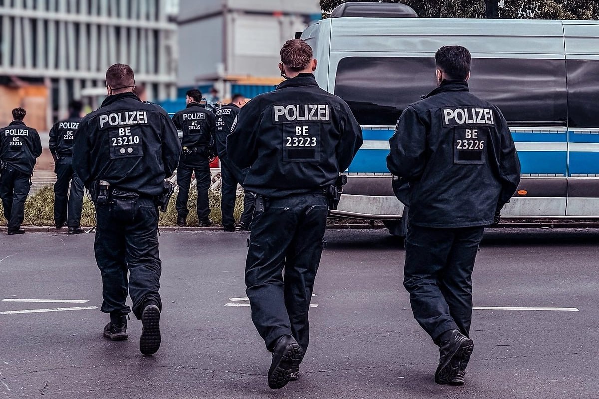 72 полицейских из Берлина планируют перевод в другие регионы Германии