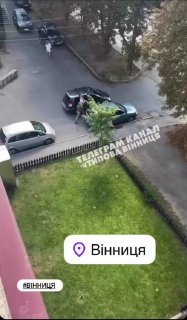 Neighbors in Vinnytsia wrestle man from police with shovel and broom