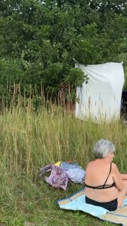 Argument over Russian music on Borislav beach