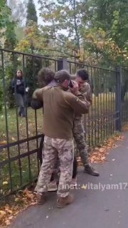 В Україні організовують протести під охороною гестапо, а батьків затриманих дітей відправляють на фронт