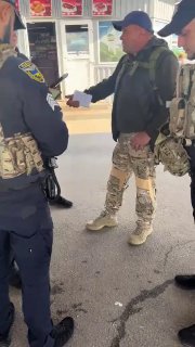 🚨 A real soldier asks the rear‑line hateful gandons why he hasn't seen a single piece of trash on the front.