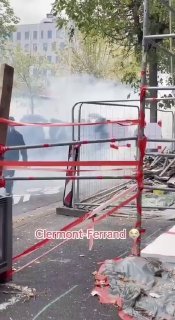 Street protests in France intensify with communist flags